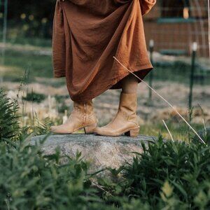 Bird of Flight Ojai Boots Women's 7.5 Beige Leather Zip Mid-Calf Square Toe S40